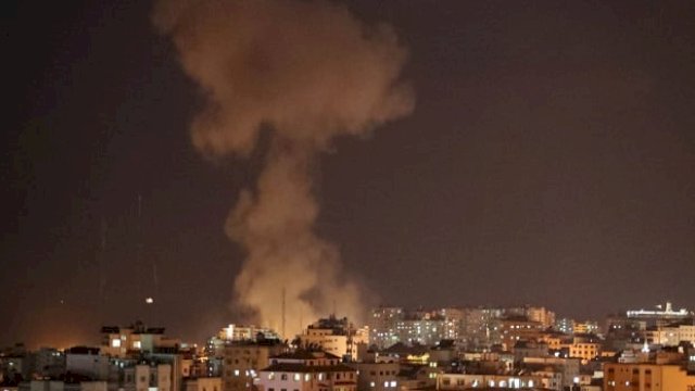 Saling Balas Roket, Israel Serang Hamas di Gaza