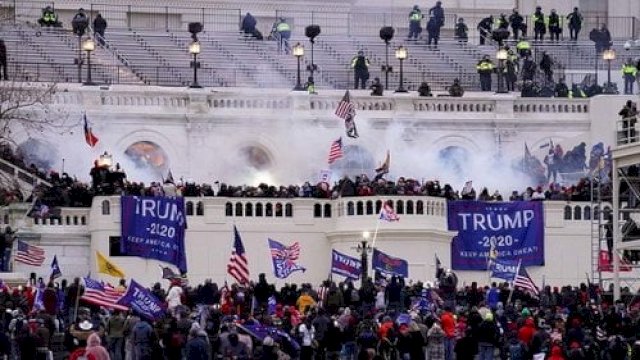 Massa pendukung Trump di Gedung Capitol (ist)