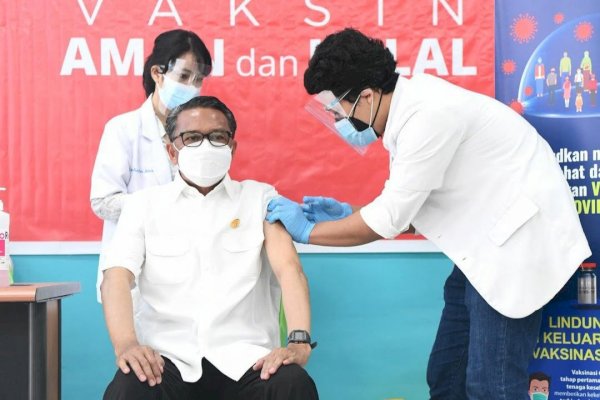 Terima Suntikan Kedua Vaksin Covid-19, Gubernur Nurdin: Nafsu Makan Naik