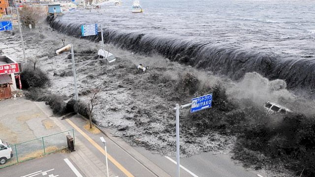 Gempa melanda Fukushima hanya beberapa minggu sebelum peringatan 10 tahun 11 Maret 2011 lalu. Gempa itu menghancurkan timur laut Jepang dan memicu tsunami besar yang menyebabkan krisis nuklir terburuk di dunia dalam seperempat abad.