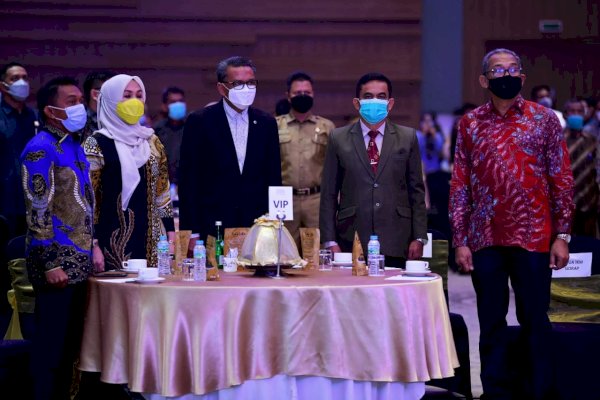 Lantik Pengurus IKM-ISA Sidrap, Nurdin Bicara Sulsel Sumber Pangan Dunia