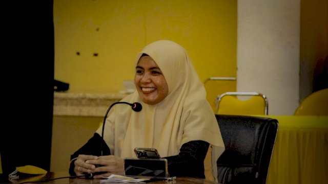 Suhartina Bohari mengikuti uji kelayakan Calon Ketua DPD Golkar Maros, di Sekretariat Golkar Sulsel, Jalan Botolempangan, Makassar, Kamis (18/2/2021). 