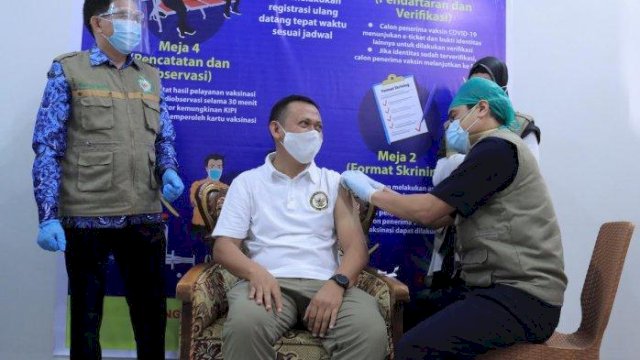 Usai Divaksin Kedua, Bupati Syamsari Ajak Warga Sukseskan Vaksinsinasi Covid-19