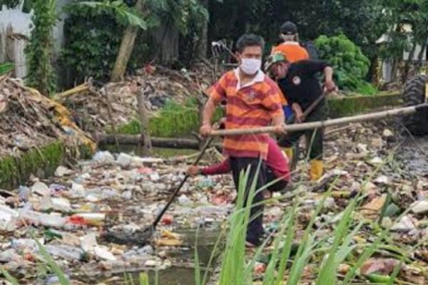 Bupati Syamsari Kitta Imbau Pedagang Pilah Sampah Sebelum Dibuang