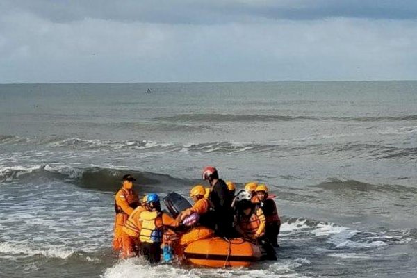 Perjuangan Tim Gabungan Bersama BPBD Takalar Cari Pelajar yang Tenggelam di Pantai Gusung Galesong