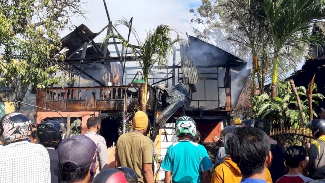 Gara-gara Goreng Pisang, Rumah Pensiunan Polisi di Jeneponto Sulsel Hangus