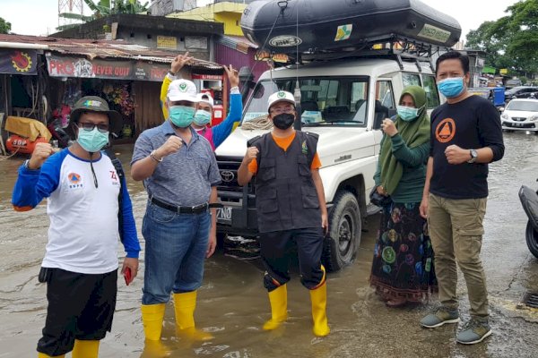 Plt Gubernur Sulsel Sudirman Kerahkan Tim Cek Pelayanan Kesehatan di Lokasi Banjir