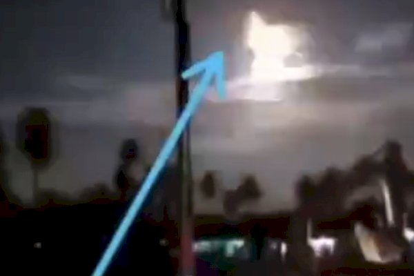 Viral Video Detik-detik Meteor Jatuh di Banggai Sulteng, Ada Suara Ledakan dan Cahaya