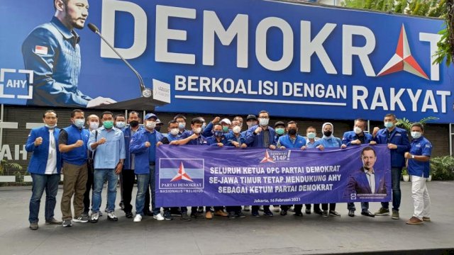 DPC Demokrat se-Jawa Timur saat menyatakan kesetiaannya untuk AHY. 