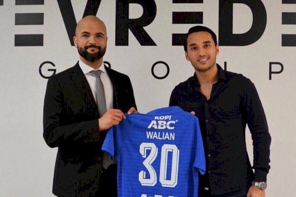 Ezra Walian Resmi Gabung Persib Bandung