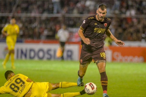 Wiljan Pluim Follow Instagram Persita Tangerang, Tanda-tanda Hengkang?