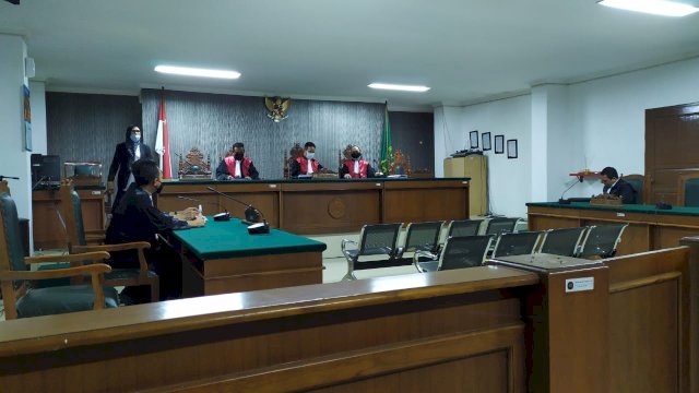 Sidang putusan sela terhadap tersangka Jabir Bonto. 