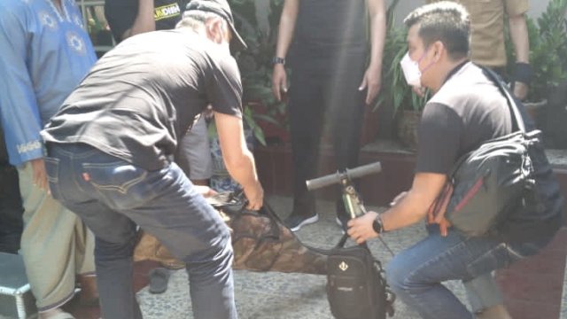 Barang bukti yang diamankan dari terduga teroris di Kecamatan Manggala, Makassar (Foto:Ist)