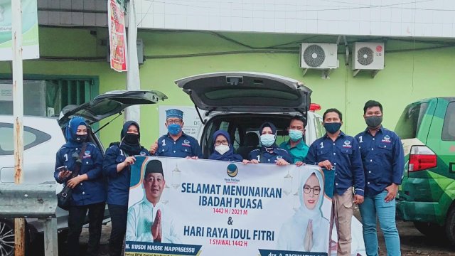 Warga Berterima Kasih, NasDem Kota Makassar Bagikan Takjil Gratis Setiap Hari