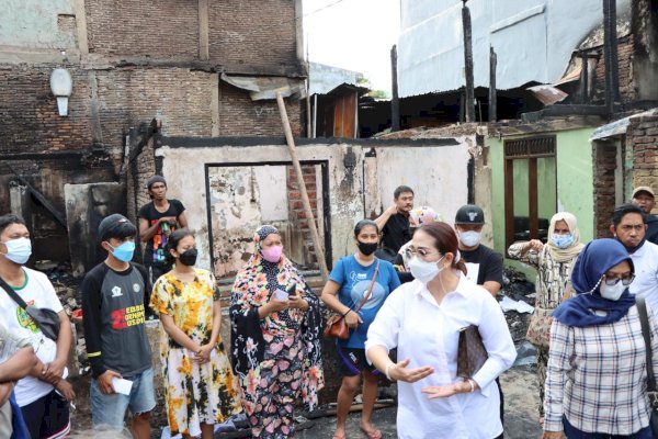 Bahagianya Korban Kebakaran di Makassar Dikunjungi Legislator Debbie Rusdin, Dapat Santunan Usai Rumah Hangus