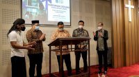 FOTO: Mesranya Anies Baswedan dengan Umat Nasrani Saat Resmikan Gereja Bethel Jakarta Utara