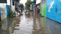 Banjir Mulai Masuk Rumah Warga di Makassar, Walikota Danny Imbau Waspada