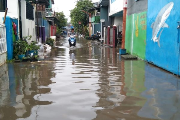 Banjir Mulai Masuk Rumah Warga di Makassar, Walikota Danny Imbau Waspada