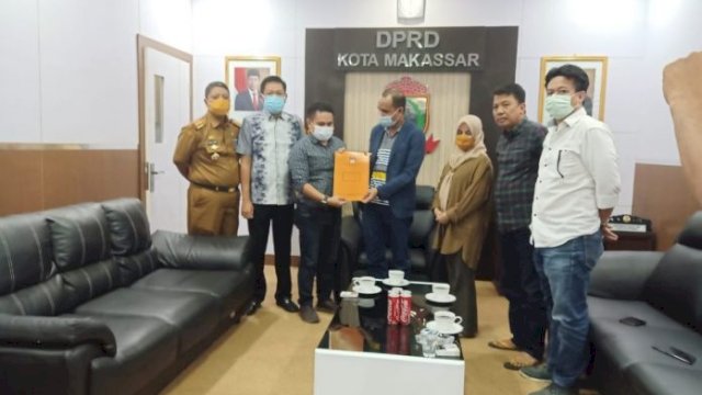 KPU Serahkan Salinan Hasil Pilwalkot, DPRD Makassar Segera Kirim Nama Danny-Fatma ke Mendagri