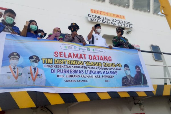 Pemkab Pangkep Distribusikan Vaksin ke Wilayah Kepulauan