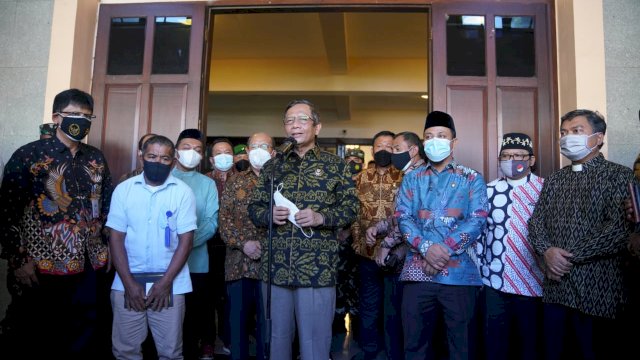 Di Gereja Katedral Makassar, Mahfud MD: Teroris Itu Musuh Semua Agama