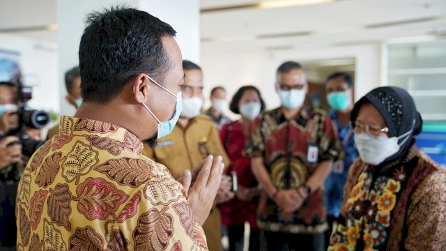 Plt Gubernur Sudirman Sulaiman Dampingi Mensos Kunjungi Korban Bom Gereja Katedral 