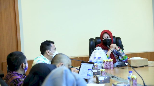 Wakil Wali Kota Makassar Fatmawati Rusdi saat rapat bersama dengan PDAM Makassar