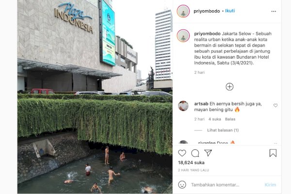 Viral Foto Anak-anak Berenang di Selokan Plaza Indonesia Jakarta, Warganet: Bahagia Adalah Kunci!