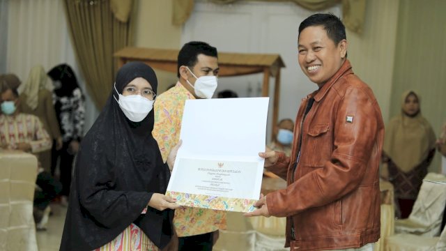 10 ASN Pemkab Pangkep Terima Penghargaan Assesor Terbaik