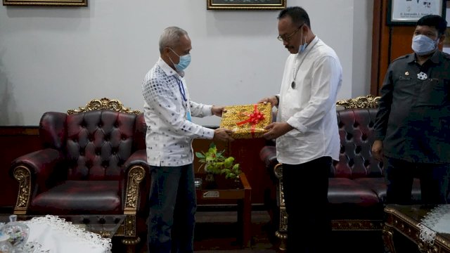 Syamsuddin Hamid-Syahban Sammana Serahkan Memo Jabatan ke Plh Bupati Pangkep