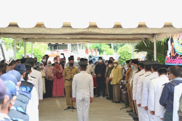 Danny Pomanto Pimpin Upacara Pelepasan Jenazah Almarhum Malik B Masry