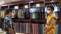Ngabuburit Ala RMS, Beli Baju di Butik New Elegant Tailor Makassar