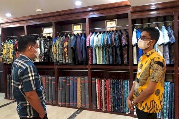 Ngabuburit Ala RMS, Beli Baju di Butik New Elegant Tailor Makassar