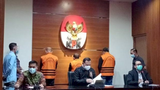 Konferensi pers KPK saat menetapkan tersangka Nurdin Abdullah, Edy rahmat dan Agung Sucipto.