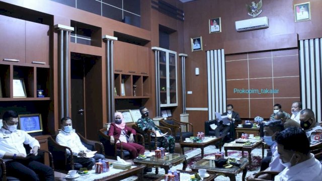 Bupati Syamsari Pimpin Rapat HLM, Bahas Harga Cabai hingga Stok Beras 