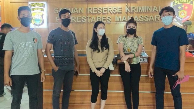 2 Selebgram Cantik Makassar Ditangkap Polisi atas Kasus Pengeroyokan, Berawal dari Cekcok di Medsos