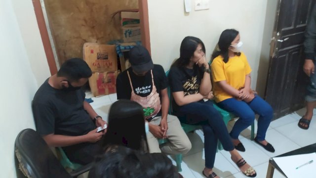 Pasangan muda-mudi bukan suami istri yang diamankan Polsek Manggala.