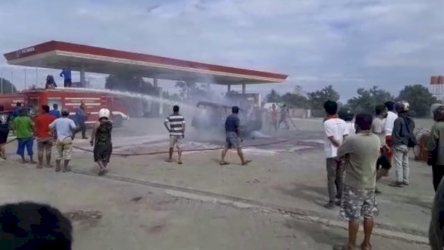Usai Isi Bensin di SPBU, Mobil Ini Langsung Terbakar