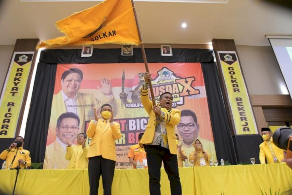 Diistimewakan Ketum, Fashar Padjalangi Pimpin Golkar Bone Lagi