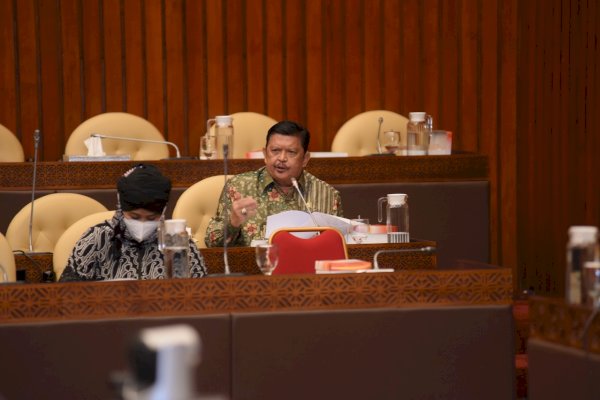 Rapat dengan BUMN Klaster Pangan, Azikin Solthan Bela Petani Garam di Jeneponto