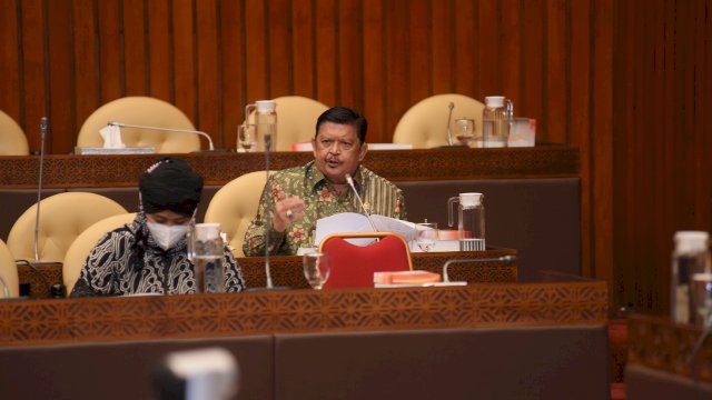 Rapat dengan BUMN Klaster Pangan, Azikin Solthan Bela Petani Garam di Jeneponto