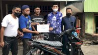 Sorak-sorakan Warga Saat Hadiah Motor Diberikan ke Warga: NasDem di Sulsel Membuktikan!