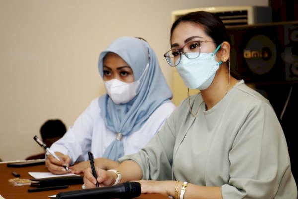 Reses di Lima Titik, Debbie Purnama Rusdin Tampung Keluhan Konstituen Soal BLT