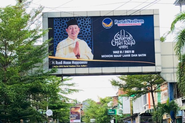 Baliho Ucapan Selamat Idul Fitri Mohon Maaf Lahir dan Batin Rusdi Masse Bertebaran hingga Pelosok