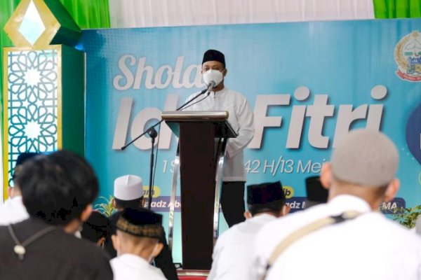Begini Suasana Shalat Idul Fitri Plt Gubernur Sulsel di Rujab Bersama Keluarga