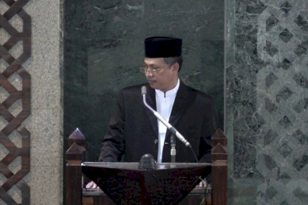 DR KH Kamaluddin Abunawas Pembaca Khutbah Salat Idul Fitri di Lapangan Pantai Seruni