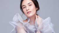 Cantik Bak Malaikat, Chelsea Islan Terlihat Menawan Kenakan Gaun Transparan