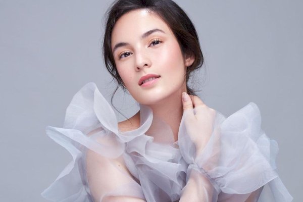 Cantik Bak Malaikat, Chelsea Islan Terlihat Menawan Kenakan Gaun Transparan