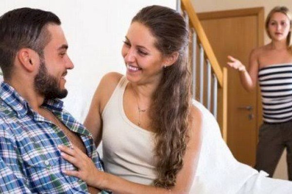 Istri Cari Kerja di Luar Kota, Suami Asyik Berzina dengan Janda, Begini Endingnya