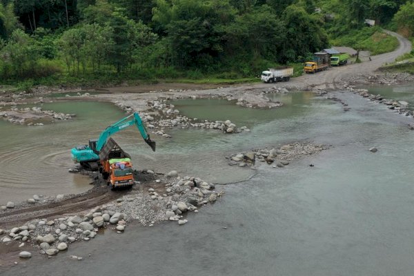 Sudirman Sulaiman Akan Pisahkan Jalur Truk Pengangkut Pasir dengan Kendaraan Umum